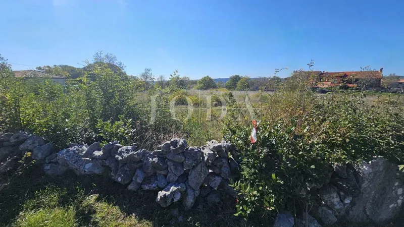 Land Labin, 677m2 – 2
