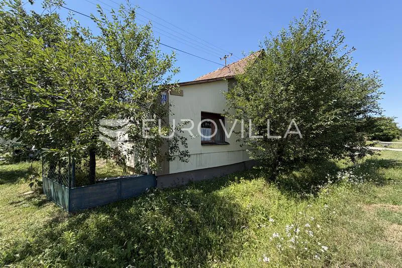 Drenje, Podgorje Bračevačko, vikendica s velikim potencijalom u blizini jezera Borovik