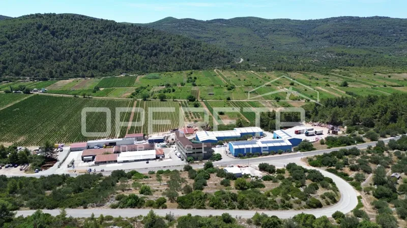 Poljoprivredno zemljište 2.784 m2 u Blatu, Korčula