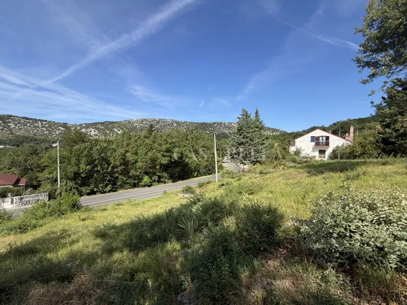 Bribir - građevinsko zemljište 1612m2