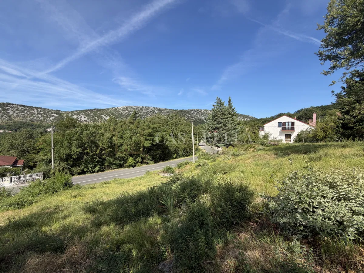 Bribir - građevinsko zemljište 1612m2