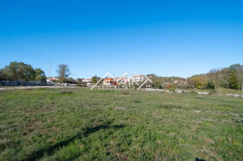Exklusivangebot der Agentur, Baugrundstück in ruhiger Lage nahe Poreč