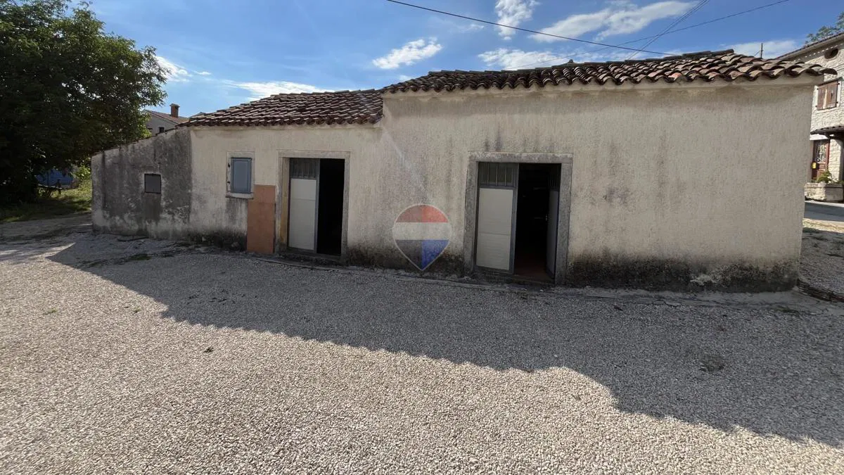 Istra, Vižinada, okolica - gospodarska zgrada sa vlastitom okućnicom