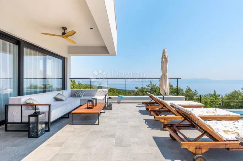 Spectacular modern villa with endless sea view – 2