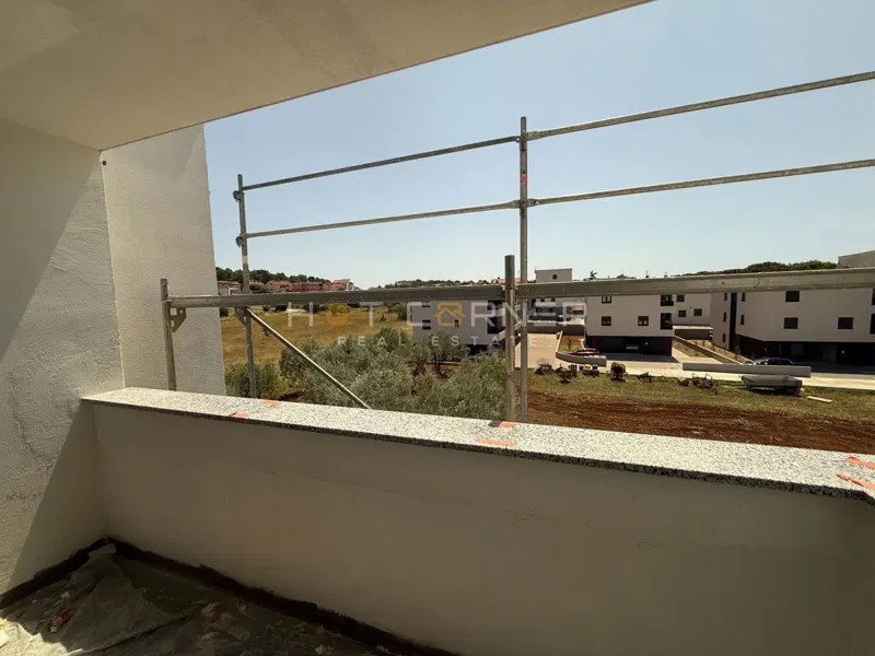 Veli Vrh – novogradnja, lijep 2SS stan s pogledom na zelenilo