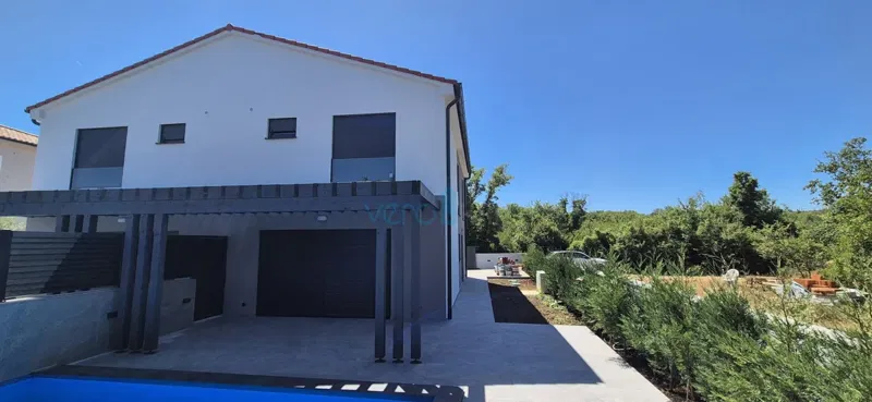 Malinska,  okolica, otok Krk, novogradnja, montažna dvojna kuća s bazenom, okućnica, prodaja