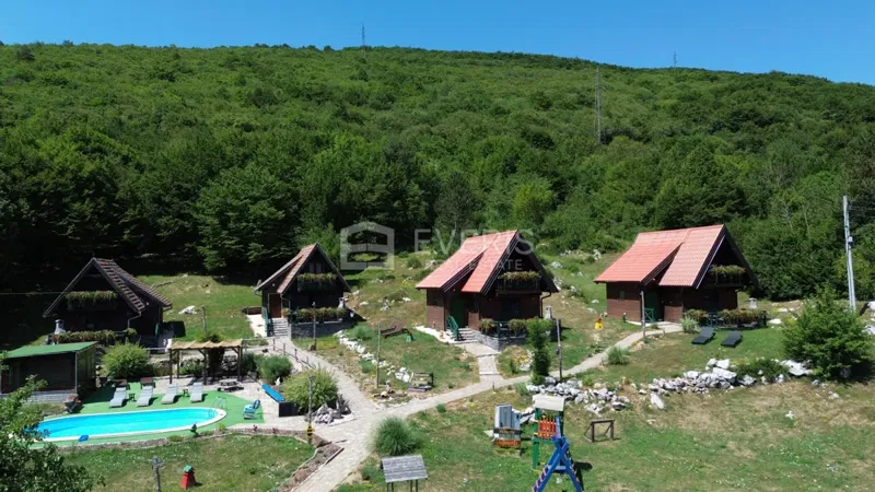 Korenica, Plitvička Jezera, 15.376m2