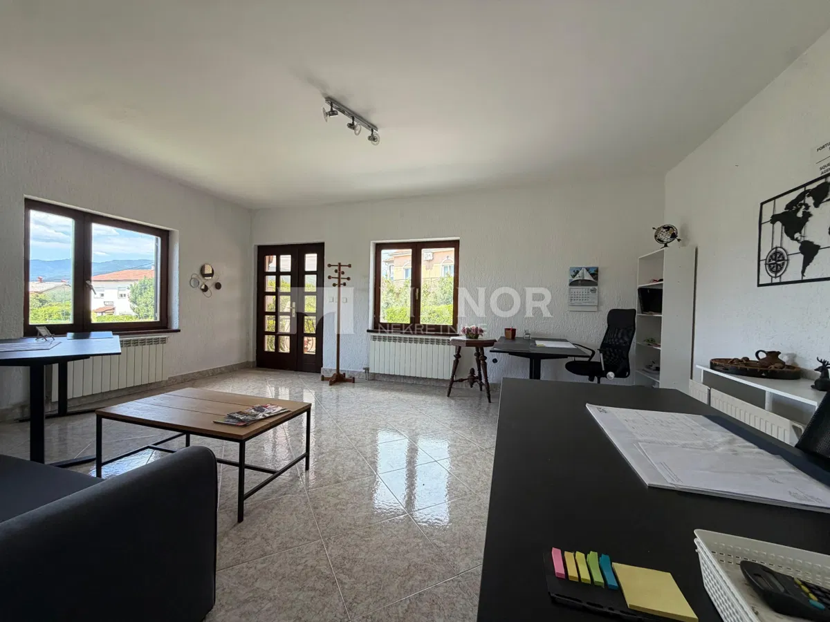 Kereskedelmi Rubeši, Kastav, 75m2