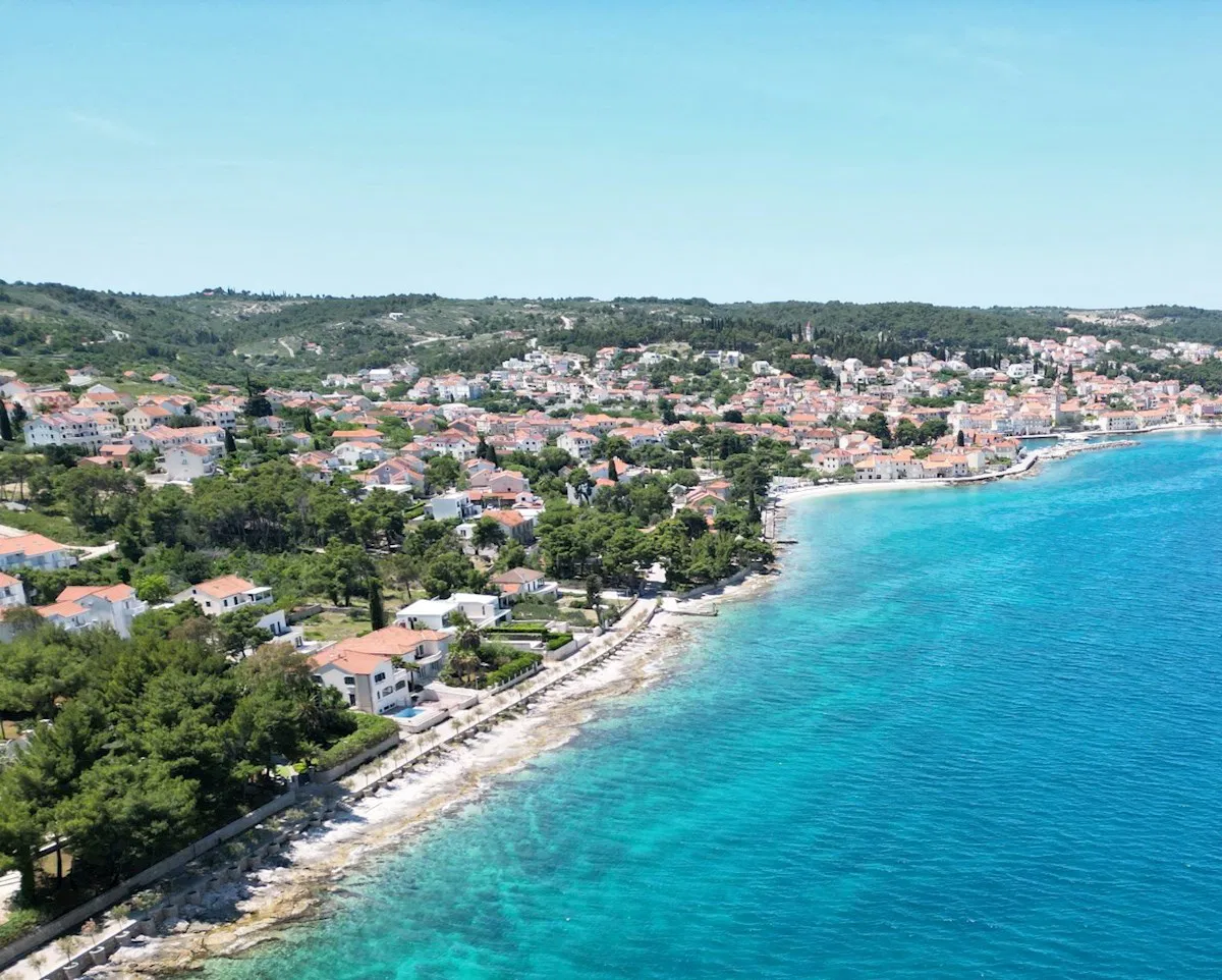 Brač, Sutivan - atraktivno poljoprivredno zemljište 4.250 m2 s pogledom na more