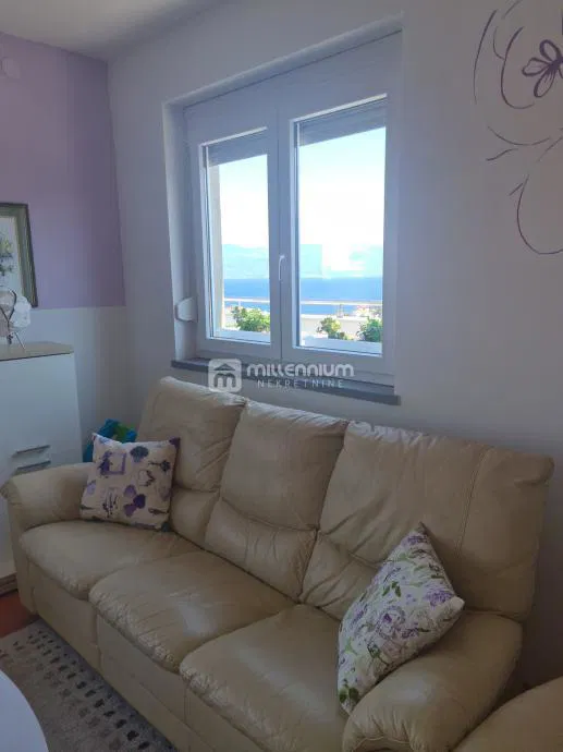 Otok Krk, Vrbnik, 69.89m2, 2s+db s terasom i pogledom na more – 2