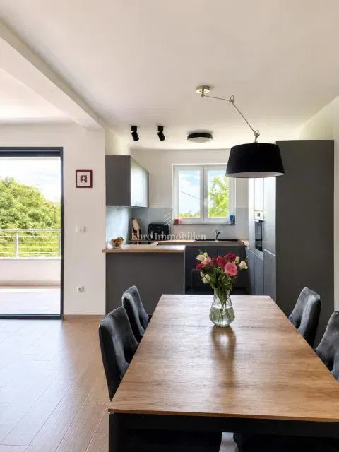 Kastav, 3BR+LR, loggia, new build – 3