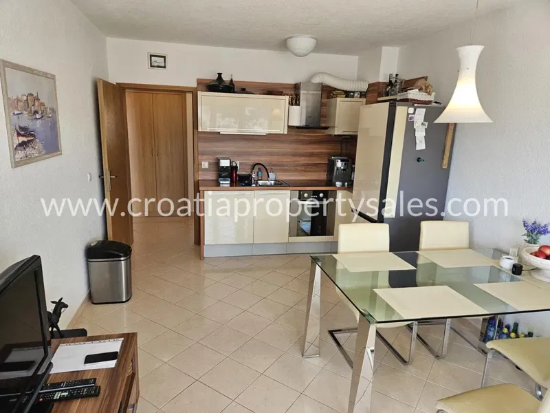 Trogir/Ciovo, apartment for sale, 215.000 € – 3