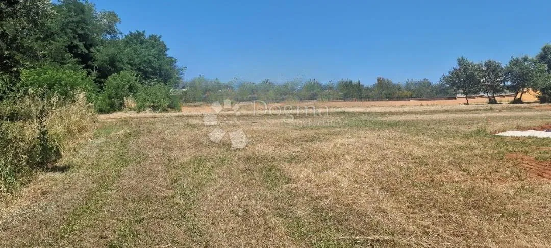 2 građevinske parcele 1.829 m² za dvije nekretnine, prilika!