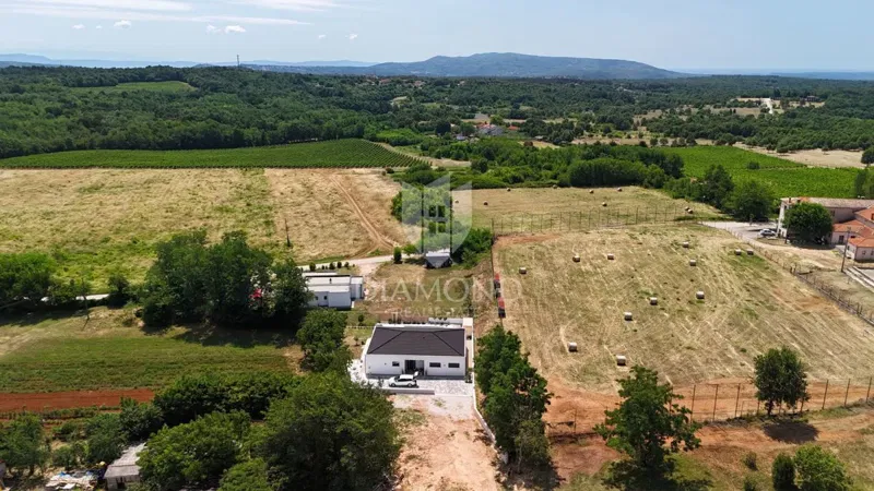 Labin area, attractive building plot with utilities available – 3