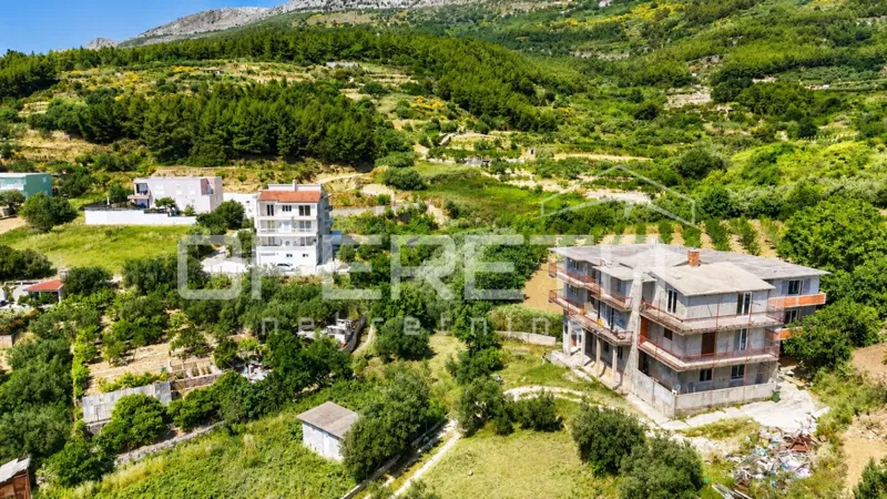 Dvoetažni dio kuće u Roh Bau fazi, 330 m2, blizu mora