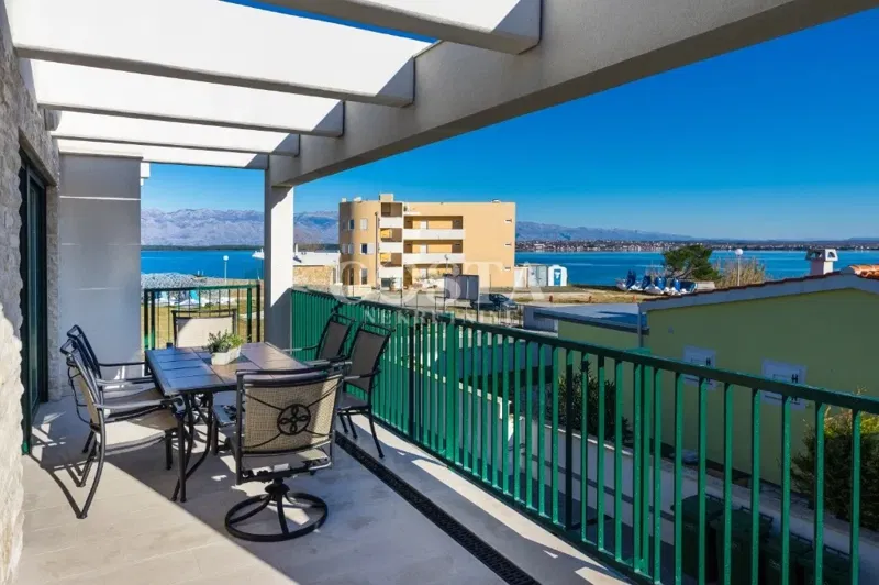 ZADAR, NIN – Luksuzan apartman, prvi red do mora A3