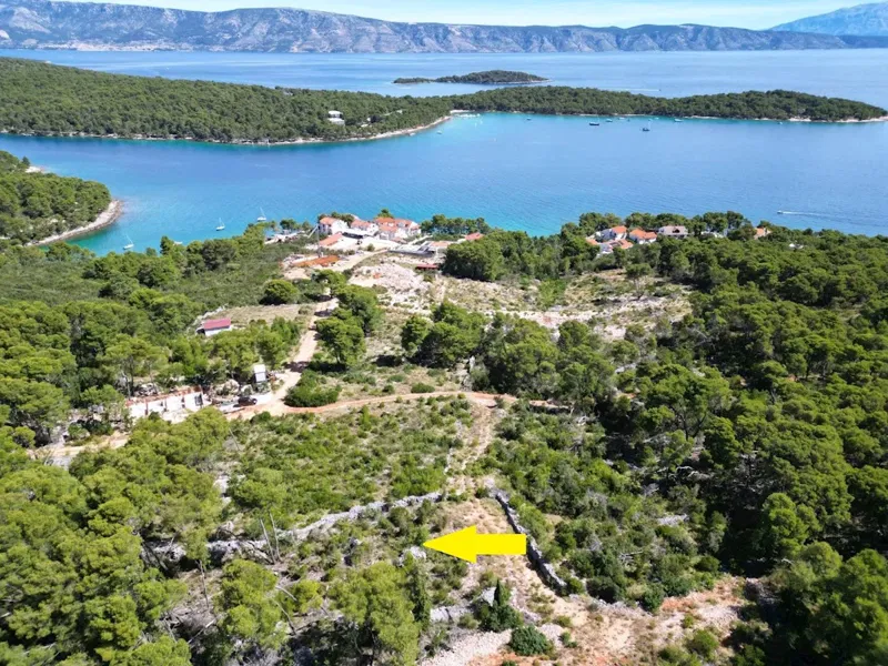 Hvar, Jelsa – Vitarnja – Baugrundstück mit 7.100 m² und Meerblick