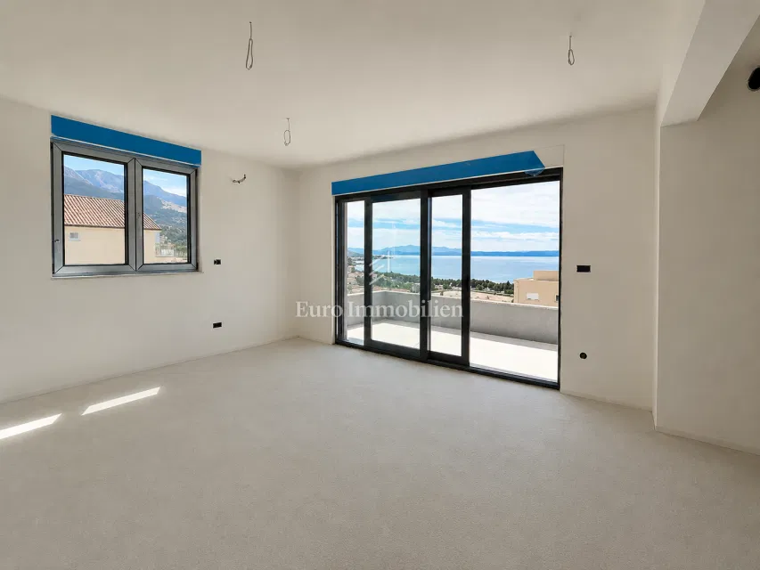 Nuovo appartamento con tre camere da letto e vista mare – Tučepi