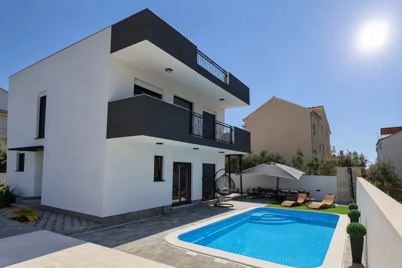 Villa with swimming pool, roof terrace and panoramic sea view – 3