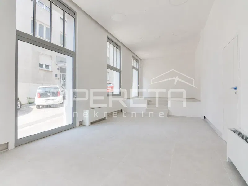 CENTRO STORICO, SPAZIO COMMERCIALE, 116 M2, LOCALE SU STRADA. – 3