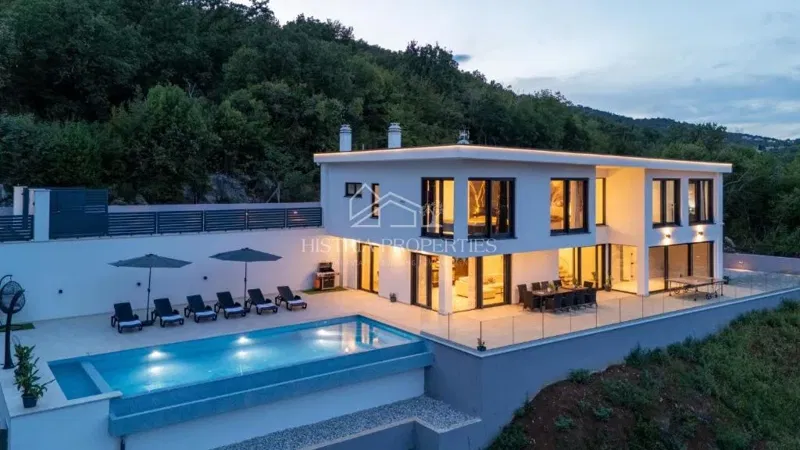 Eine intime und seltene Lage in der Nähe von Opatija und eine außergewöhnliche Villa mit atemberaubendem Ausblick