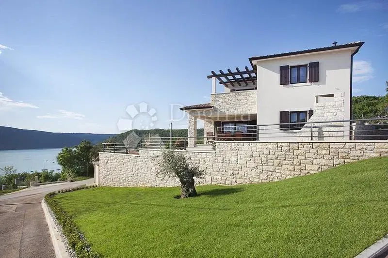 Ház Trget, Raša, 300m2 – 3