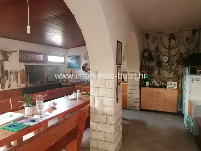 .::: A terraced house with yard in Bilice :::. – 2