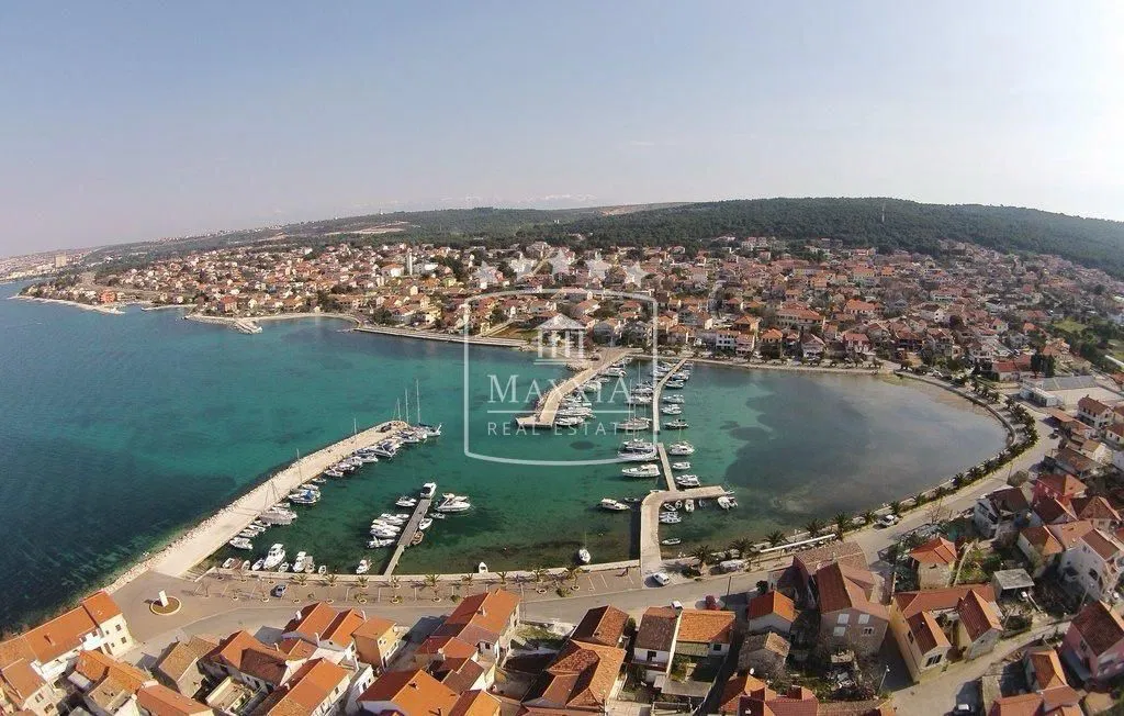 Bibinje - Kuća 80 m od Marine Dalmacija, lokacija s dugoročnom vrijednošću! 750000EUR