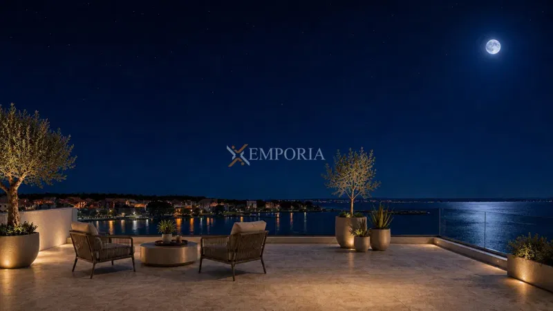 Privlaka – attico con ampia terrazza sul tetto, 1ª linea sul mare – 2