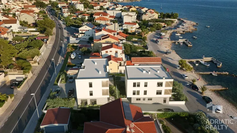 Apartman uz plažu s privatnim vrtom – Prizemlje A1, Brodarica