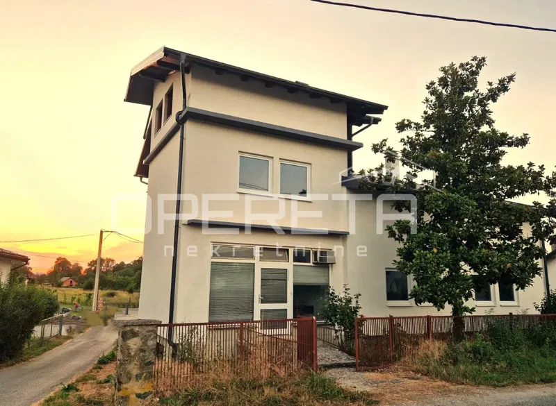PRODAJA, KUĆA  ROH BAU S IZUZETNIM POTENCIJALOM, MOKRICE, BLIZU CENTRA OROSLAVJA, IZVRSNA LOKACIJA, NKP 390m2