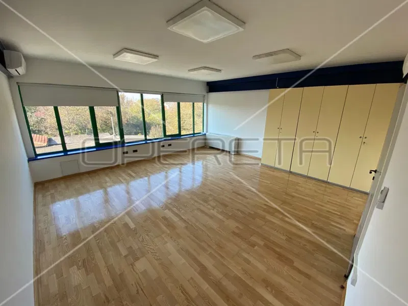 TRNJE, COMMERCIAL SPACES 705 m2 WITH 20 PARKING SPOTS IN OWNERSHIP, FOR SALE – 2