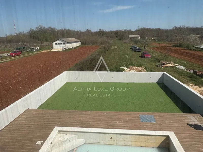 Istria, Svetvinčenat: Modern Villa with Pool in Režanci – 3