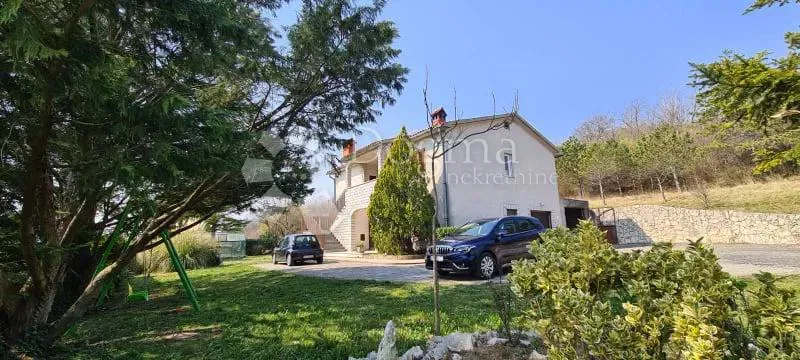 LABIN,okolica,Kuća sa 2 stana i otvorenim pogledom