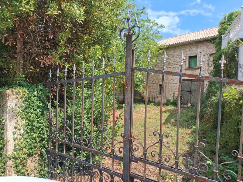- Rakalj, kamena kuća sa dvije konobe - – 2