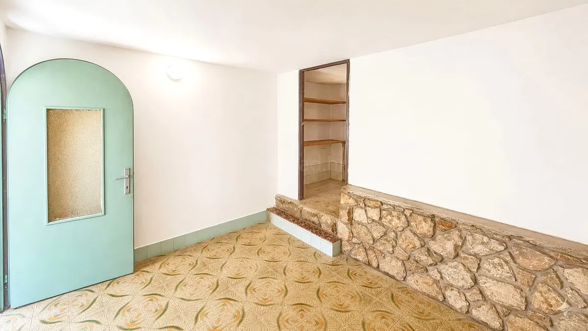 Šilo, prizemni apartman na izvrsnoj lokaciji blizu mora!