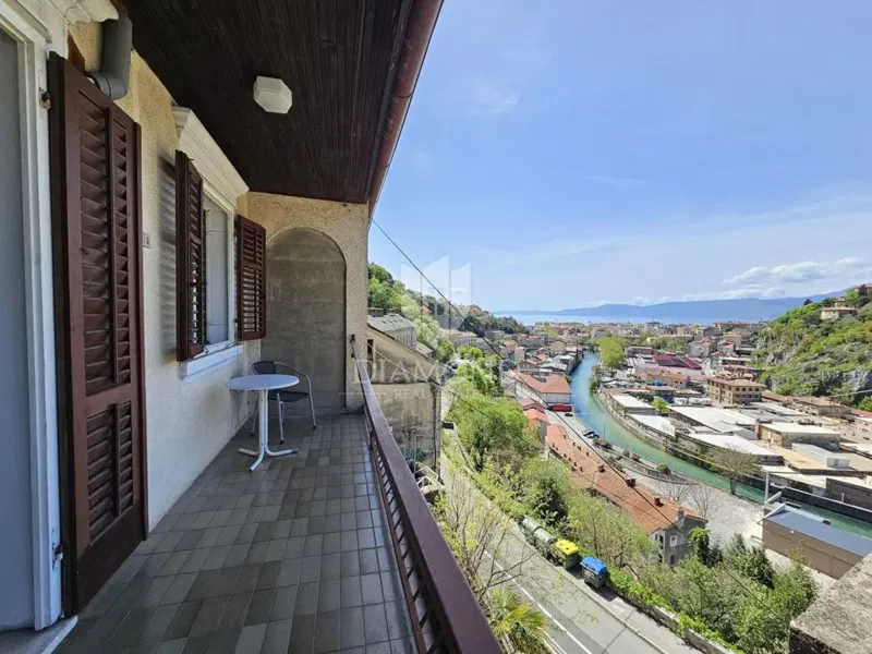 House with Two Apartments and Great Potential – Close to the City Center – 2