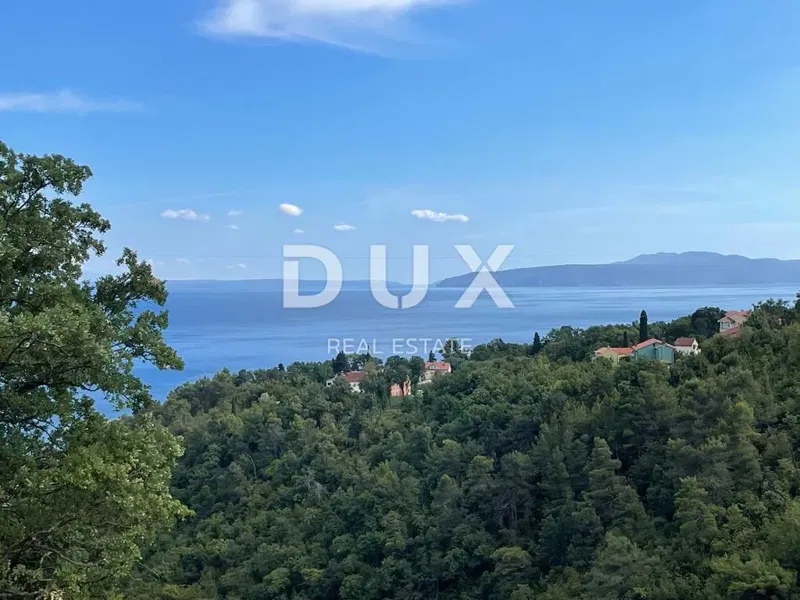 OPATIJA, IČIĆI - Terreno edificabile per villa con piscina vicino a Opatija con permesso di costruzione, vista mare