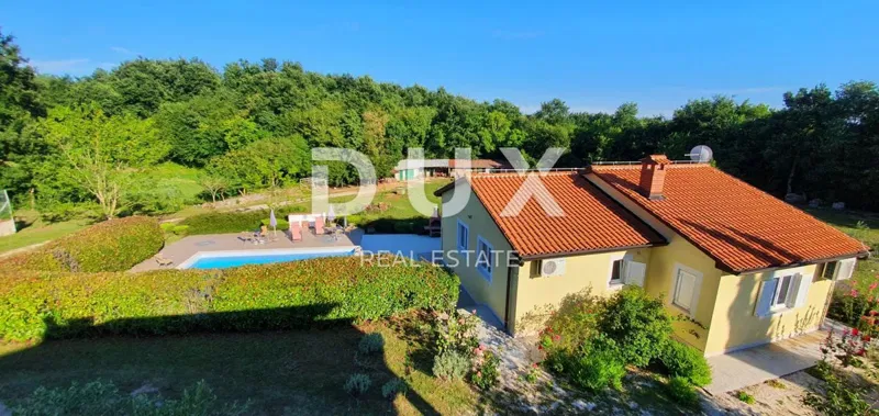 ISZTRIA, ŽMINJ – 9032 m²-es ingatlan, három családi ház, két úszómedence – 3