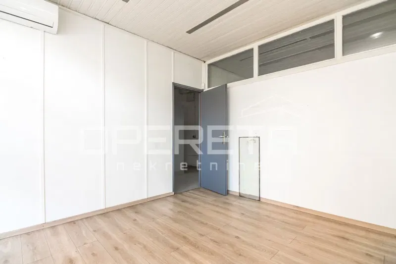 COMMERCIAL SPACE, TREŠNJEVKA, 186M2, STREET LOCAL. – 3