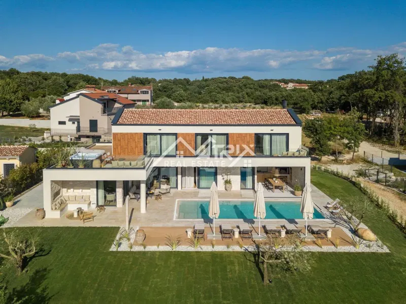 Umgebung Poreč, einzigartige istrische Villa mit Pool, Neu!