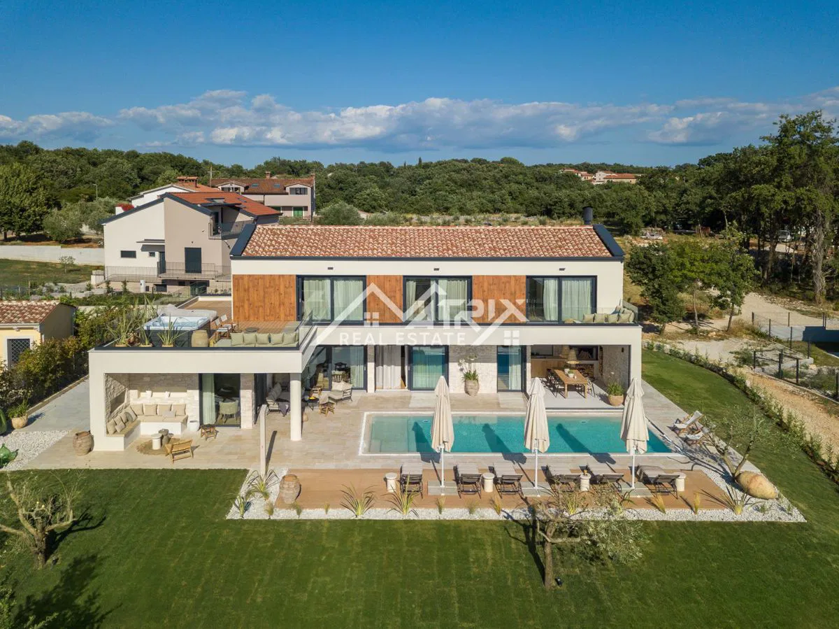 Poreč okolica, jedinstvena istarska vila s bazenom, Novo!