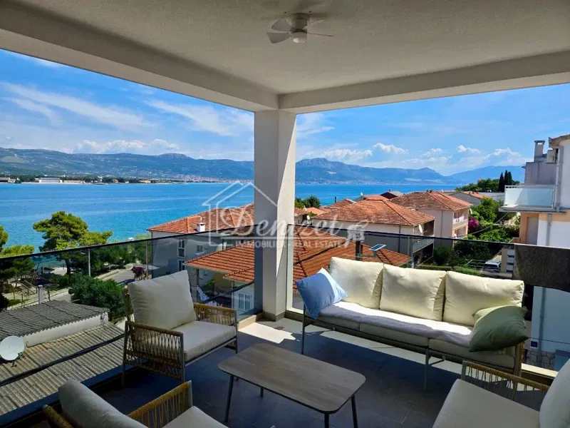 Trogir, Mastrinka: Ekskluzivan penthouse apartman pogledom na more