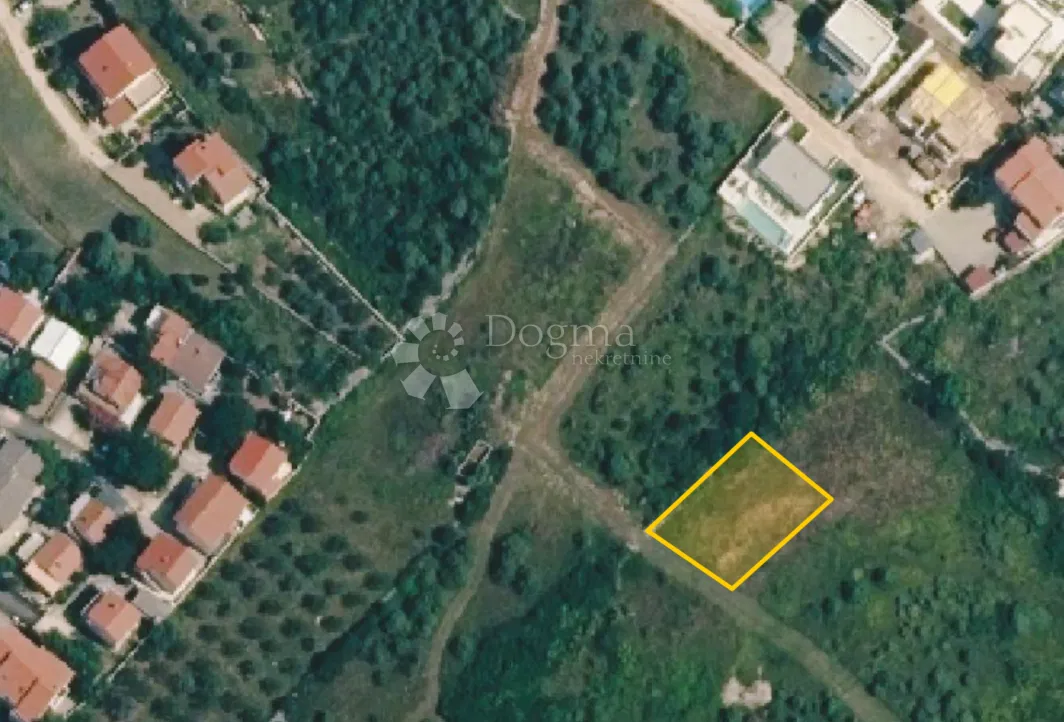Stavební pozemek Mulo, Vrsi, 553m2