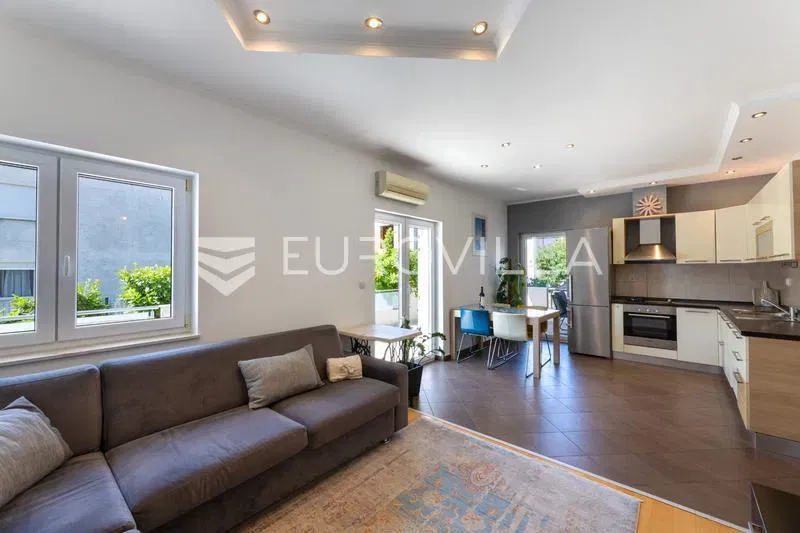 Kaštel Novi, comfortable two-bedroom apartment – 2