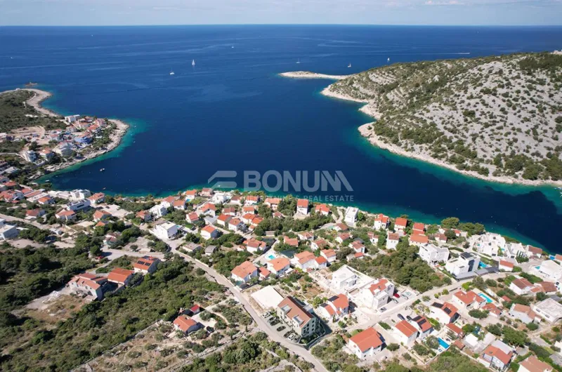 Rogoznica, Stivašnica – Dvosoban stan na drugom katu s pogledom na more, 250 m od mora – 2
