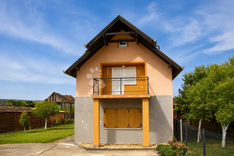 Hiša Brodski Drenovac, Pleternica, 71m2