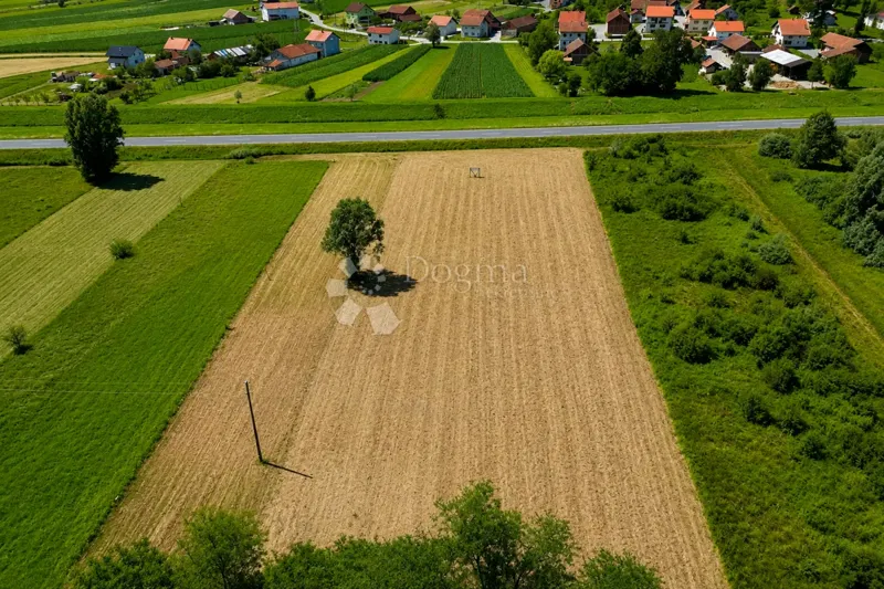 Zabok – 4.517 m² uz državnu cestu, veliki potencijal