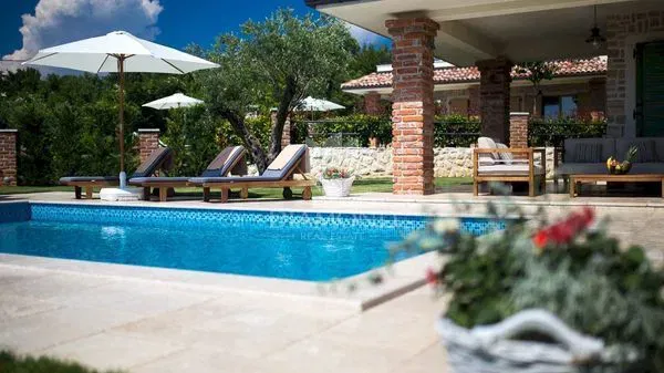LUXURY RUSTIC VILLA WITH WELLNESS AREA, SWIMMING POOL AND MEDITERRANEAN CHARM IN THE HEART OF KRK ISLAND – 2