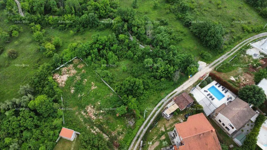 Građevinsko zemljište 1.435 m² u okolici Svetog Lovreča